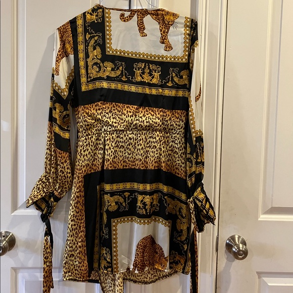 Classic women dress - Picture 5 of 7